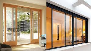Vitrier Valida en intervention pour un remplacement de vitre en urgence.
